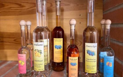 Liköre und Schnäpse vom Beerenhof Tegerfelden Aargau